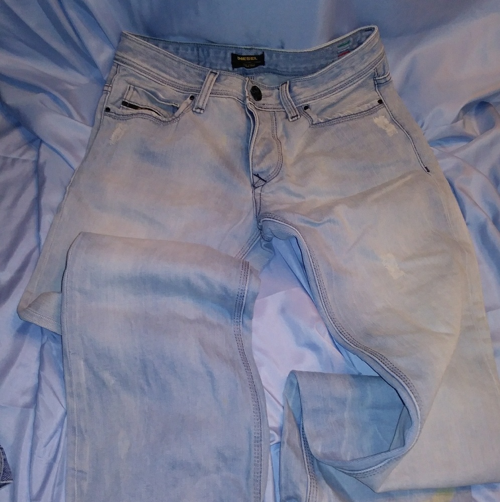 Mens Diesel Jeans size 30 **** stain on left leg**